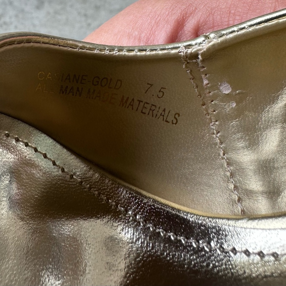 Elegant Gold Heels with Artistic Design - Picture 6 of 9